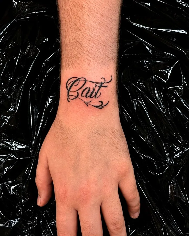 Lettering tattoo detail by Tinta Libre Tattoo in Calella